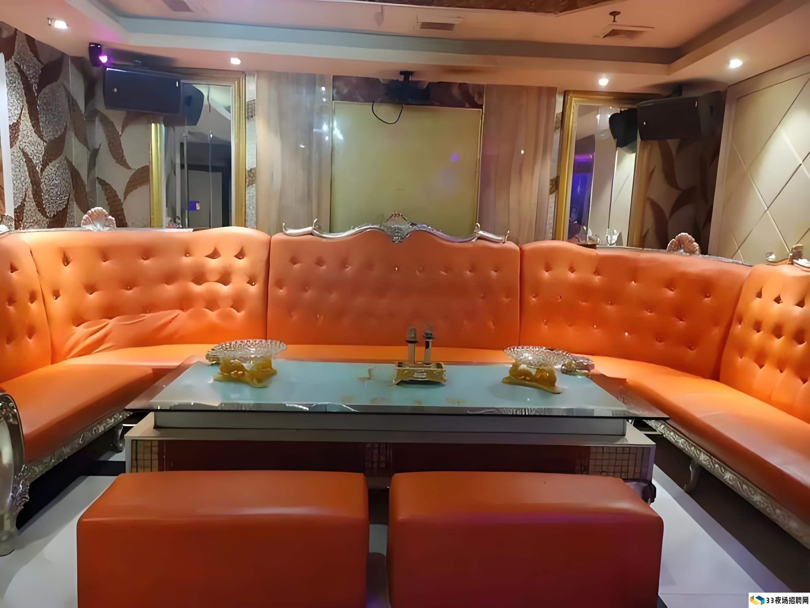 在深圳华侨城创意园清吧展现你的歌喉魅力